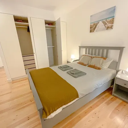 Lisbon Charming Santos Apartment With Patio Apartmán *