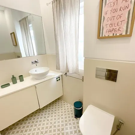 Charming Santos With Patio