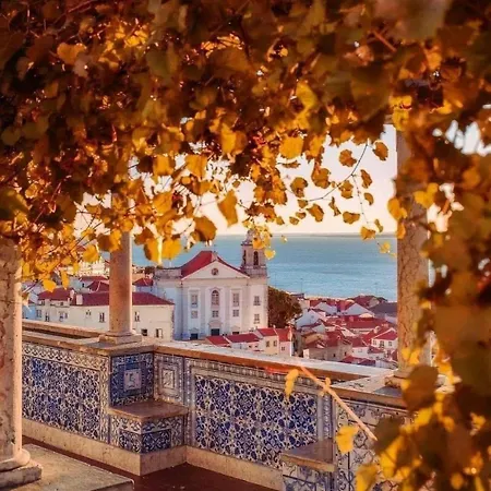 Lisbon Charming Santos Apartment With Patio * Lisboa
